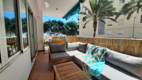 Amplio, vistas, parking, a 50 mts de la playa